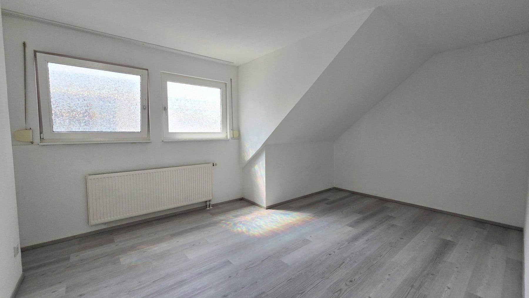 Prodej domu 220 m², pozemek 429 m², Meckenheim, Severní Porýní-Vestfálsko Prodej domu 220 m², pozemek 429 m², Meckenheim, Severní Porýní-Vestfálsko