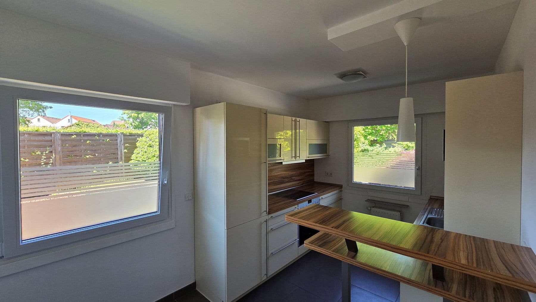 Prodej domu 220 m², pozemek 429 m², Meckenheim, Severní Porýní-Vestfálsko Prodej domu 220 m², pozemek 429 m², Meckenheim, Severní Porýní-Vestfálsko