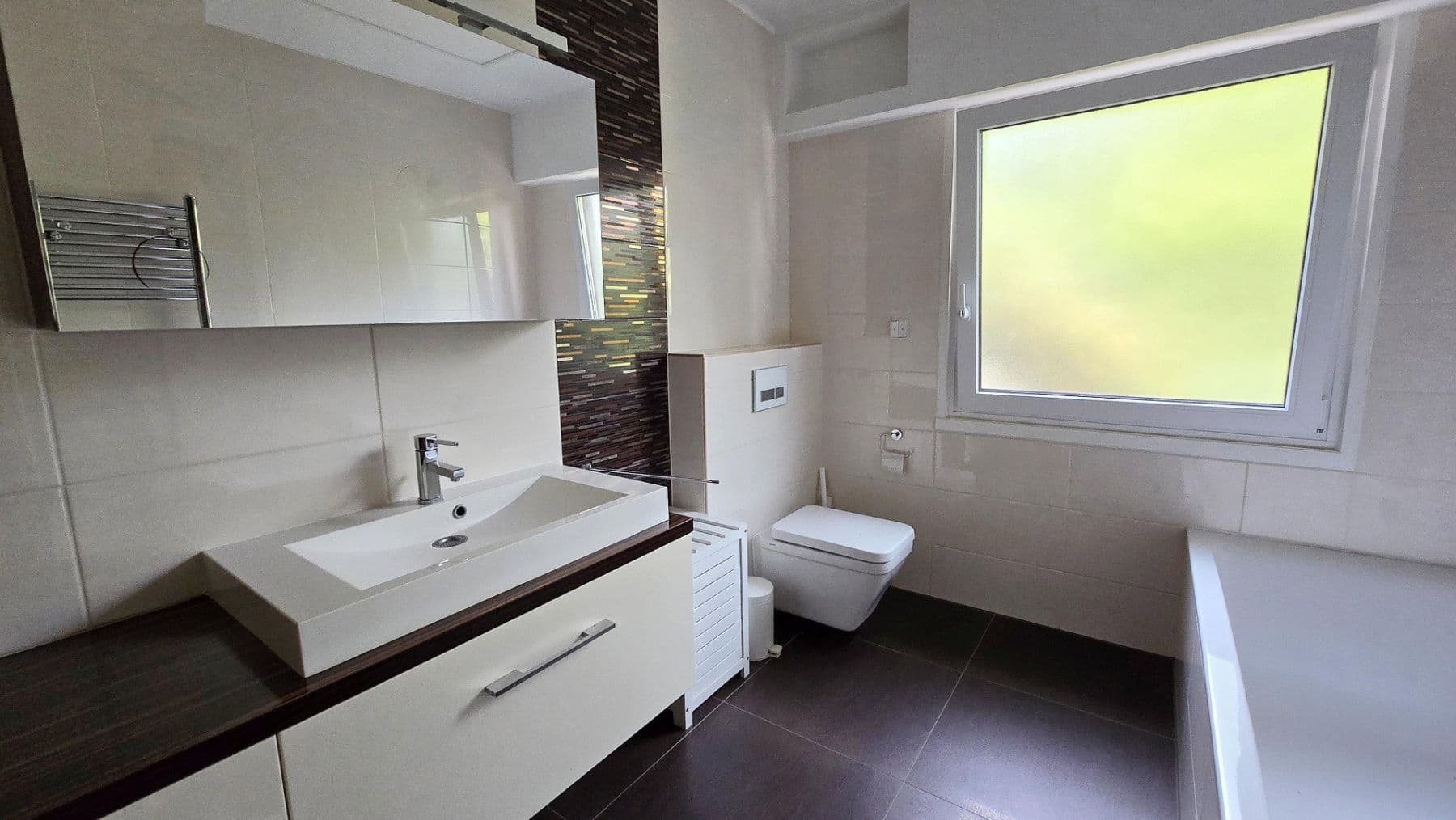 Prodej domu 220 m², pozemek 429 m², Meckenheim, Severní Porýní-Vestfálsko Prodej domu 220 m², pozemek 429 m², Meckenheim, Severní Porýní-Vestfálsko