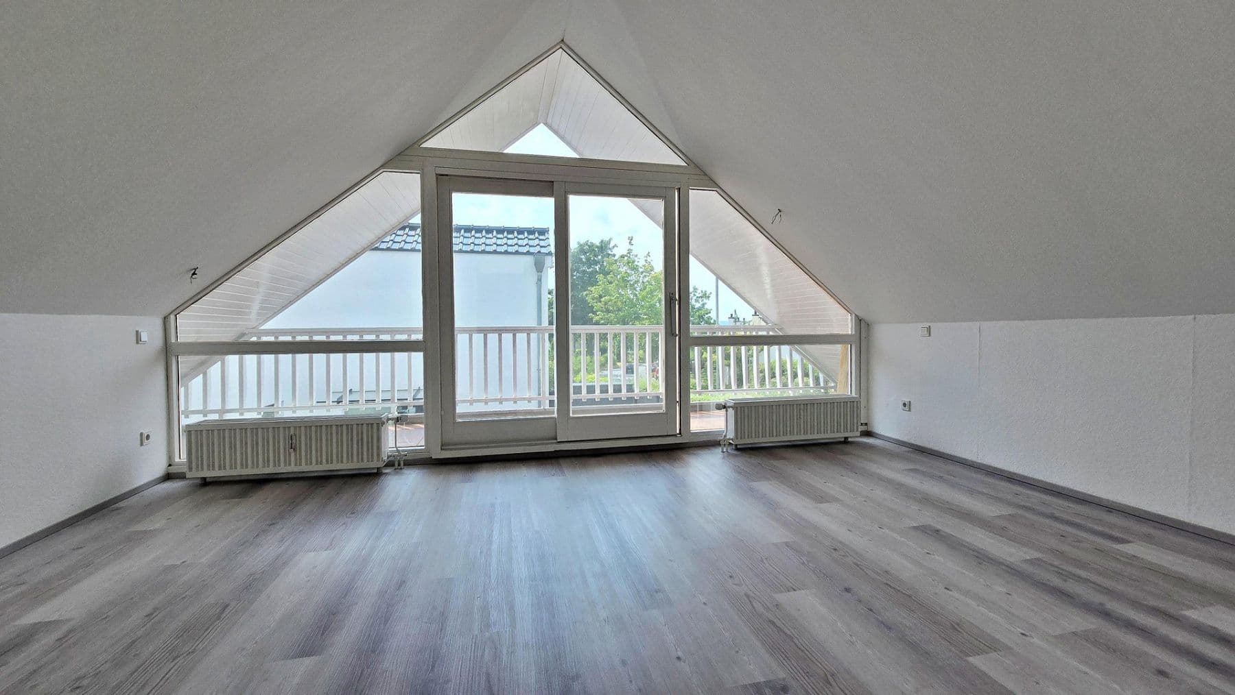 Prodej domu 220 m², pozemek 429 m², Meckenheim, Severní Porýní-Vestfálsko Prodej domu 220 m², pozemek 429 m², Meckenheim, Severní Porýní-Vestfálsko