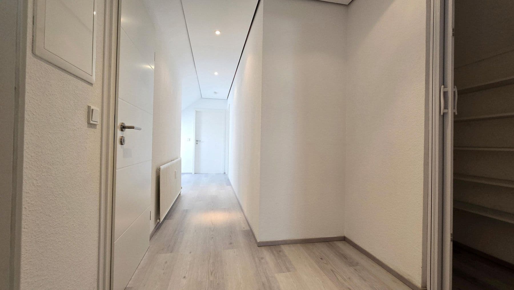 Prodej domu 220 m², pozemek 429 m², Meckenheim, Severní Porýní-Vestfálsko Prodej domu 220 m², pozemek 429 m², Meckenheim, Severní Porýní-Vestfálsko