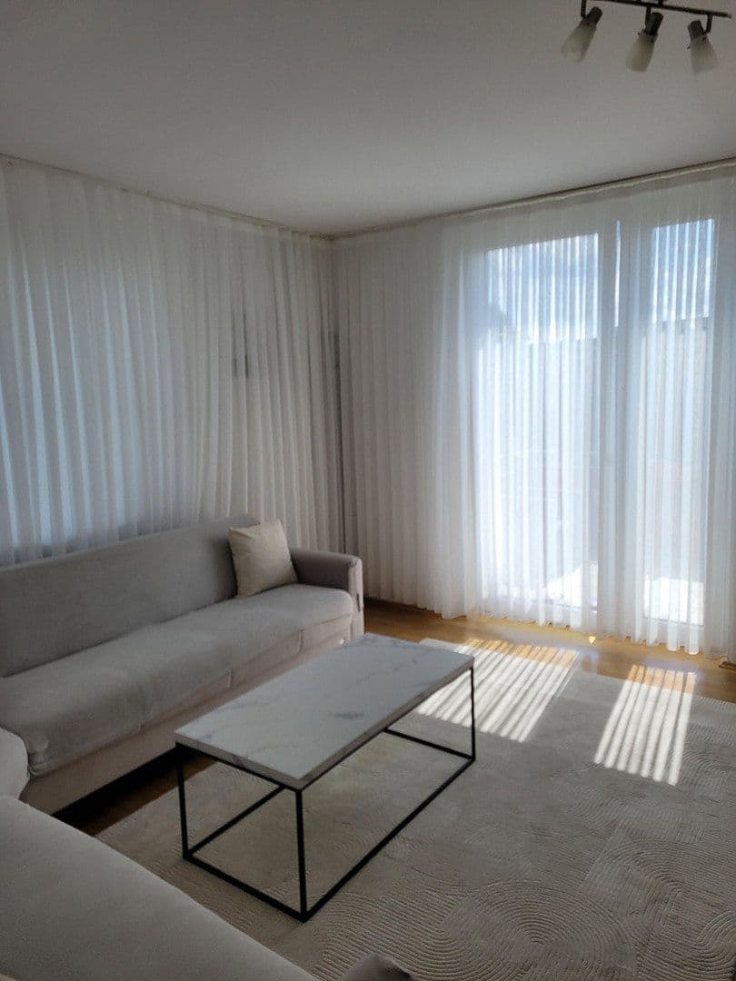 Pronájem bytu 4+1 121 m², Hauptstraße 44, Buxtehude, Dolní Sasko Pronájem bytu 4+1 121 m², Hauptstraße 44, Buxtehude, Dolní Sasko