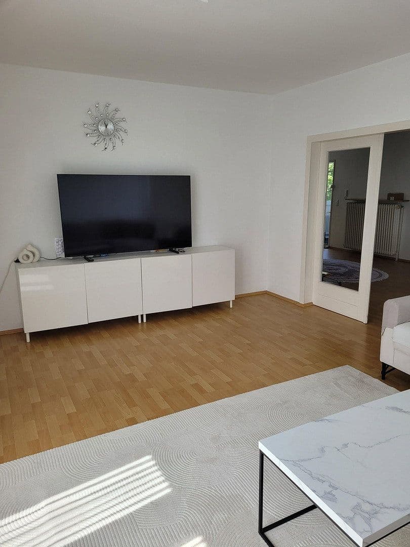 Pronájem bytu 4+1 121 m², Hauptstraße 44, Buxtehude, Dolní Sasko Pronájem bytu 4+1 121 m², Hauptstraße 44, Buxtehude, Dolní Sasko