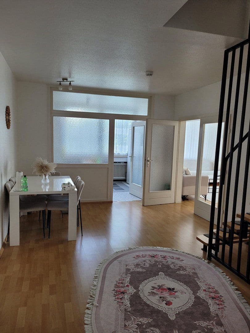 Pronájem bytu 4+1 121 m², Hauptstraße 44, Buxtehude, Dolní Sasko Pronájem bytu 4+1 121 m², Hauptstraße 44, Buxtehude, Dolní Sasko