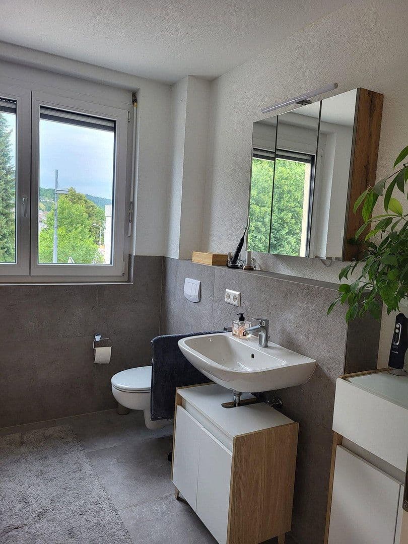 Pronájem bytu 3+1 89 m², Schopfheimerstr. 20, Lörrach, Bádensko-Württembersko Pronájem bytu 3+1 89 m², Schopfheimerstr. 20, Lörrach, Bádensko-Württembersko