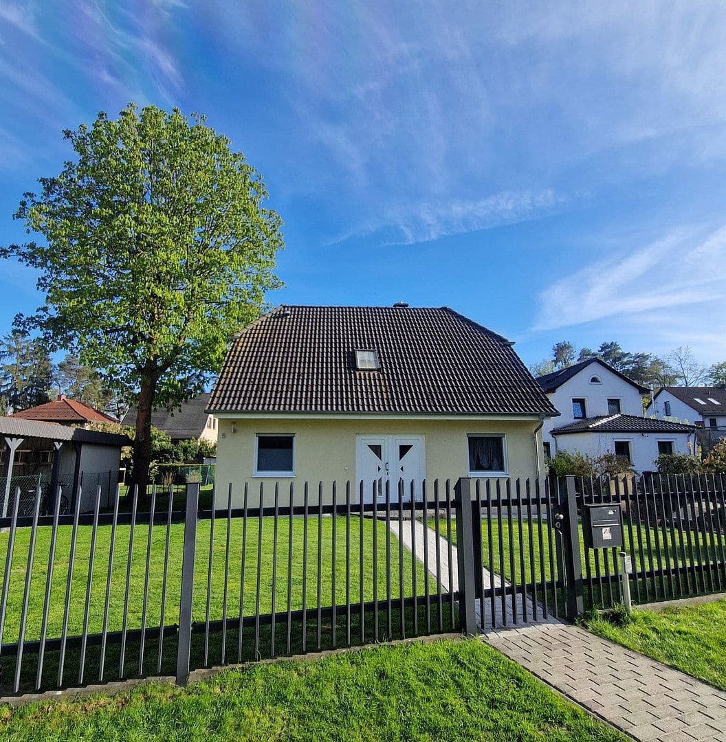 Prodej domu 116 m², pozemek 650 m², Glienicke/Nordbahn, Braniborsko Prodej domu 116 m², pozemek 650 m², Glienicke/Nordbahn, Braniborsko