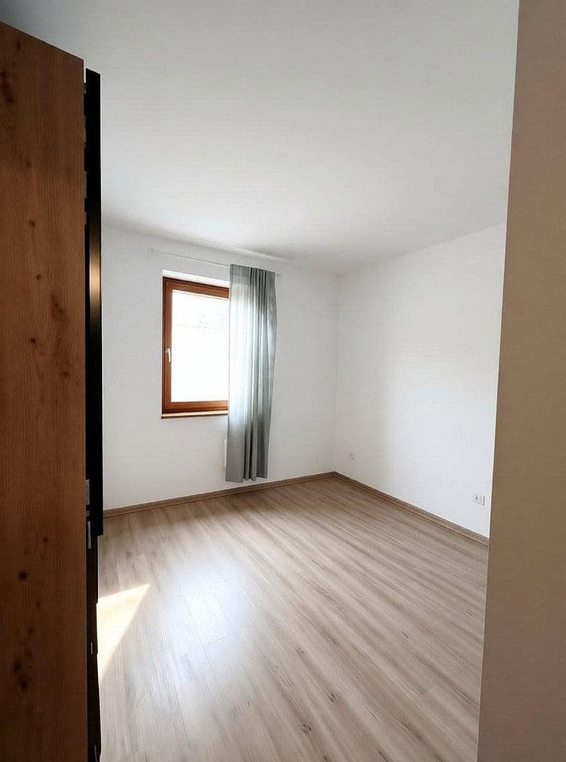 Prodej bytu 4+kk 110 m², Goethestraße 10, Dettingen unter Teck, Bádensko-Württembersko Prodej bytu 4+kk 110 m², Goethestraße 10, Dettingen unter Teck, Bádensko-Württembersko