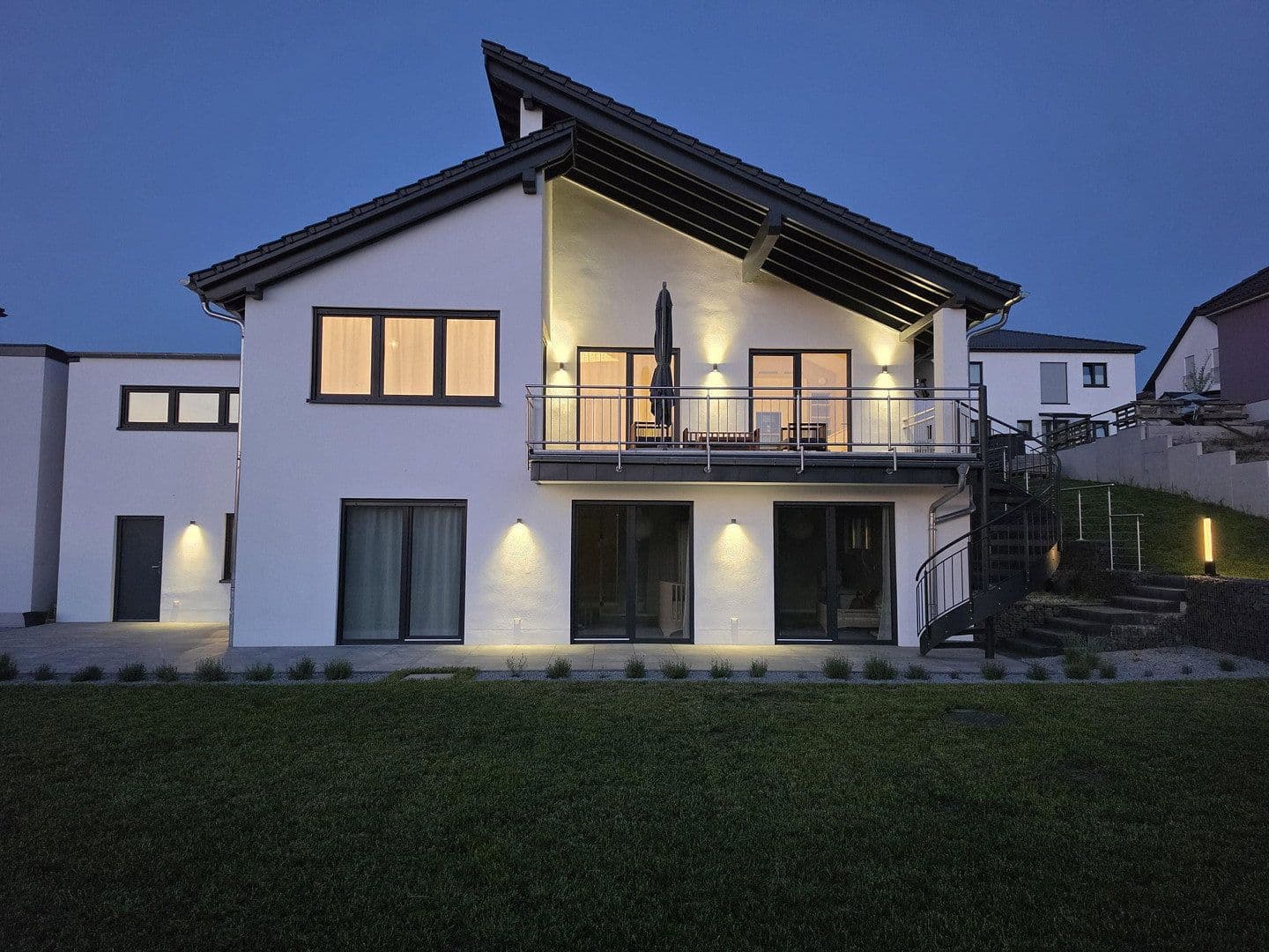 Prodej domu 203 m², pozemek 876 m², Göllheim, Porýní-Falc Prodej domu 203 m², pozemek 876 m², Göllheim, Porýní-Falc