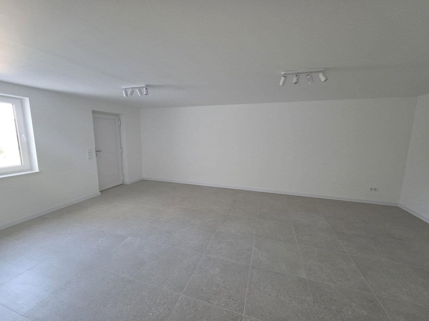Prodej domu 203 m², pozemek 876 m², Göllheim, Porýní-Falc Prodej domu 203 m², pozemek 876 m², Göllheim, Porýní-Falc