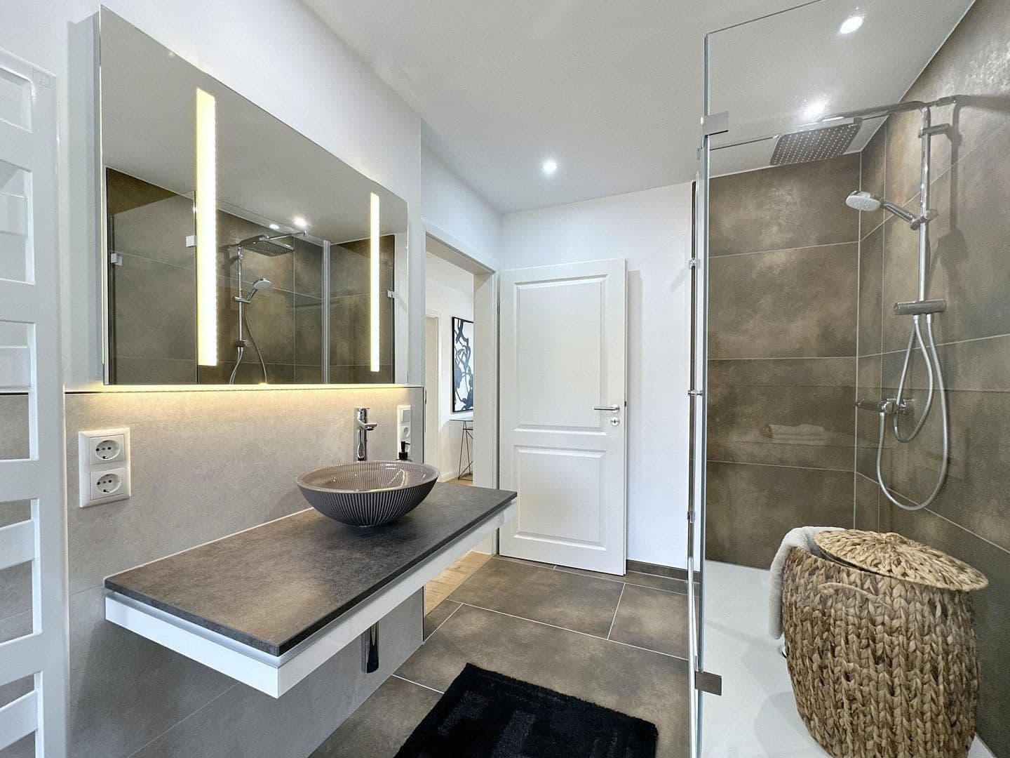 Prodej bytu 2+1 44 m², Rostock-Warnemünde, Mecklenburg-Vorpommern Prodej bytu 2+1 44 m², Rostock-Warnemünde, Mecklenburg-Vorpommern