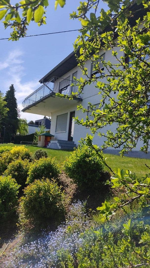 Prodej domu 190 m², pozemek 956 m², Welschneudorf, Porýní-Falc Prodej domu 190 m², pozemek 956 m², Welschneudorf, Porýní-Falc