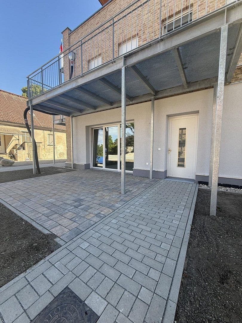 Pronájem bytu 2+1 64 m², Tremmener Straße 2a, Nauen, Braniborsko Pronájem bytu 2+1 64 m², Tremmener Straße 2a, Nauen, Braniborsko