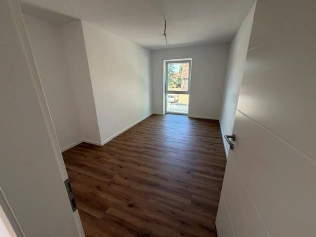 Pronájem bytu 2+1 64 m², Tremmener Straße 2a, Nauen, Braniborsko Pronájem bytu 2+1 64 m², Tremmener Straße 2a, Nauen, Braniborsko