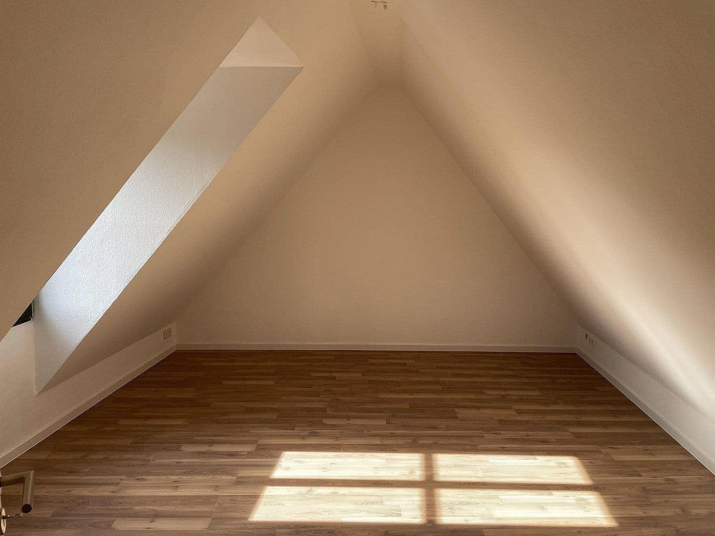 Prodej bytu 3+1 108 m², Rosmarinstraße 45, Oschatz, Sasko Prodej bytu 3+1 108 m², Rosmarinstraße 45, Oschatz, Sasko