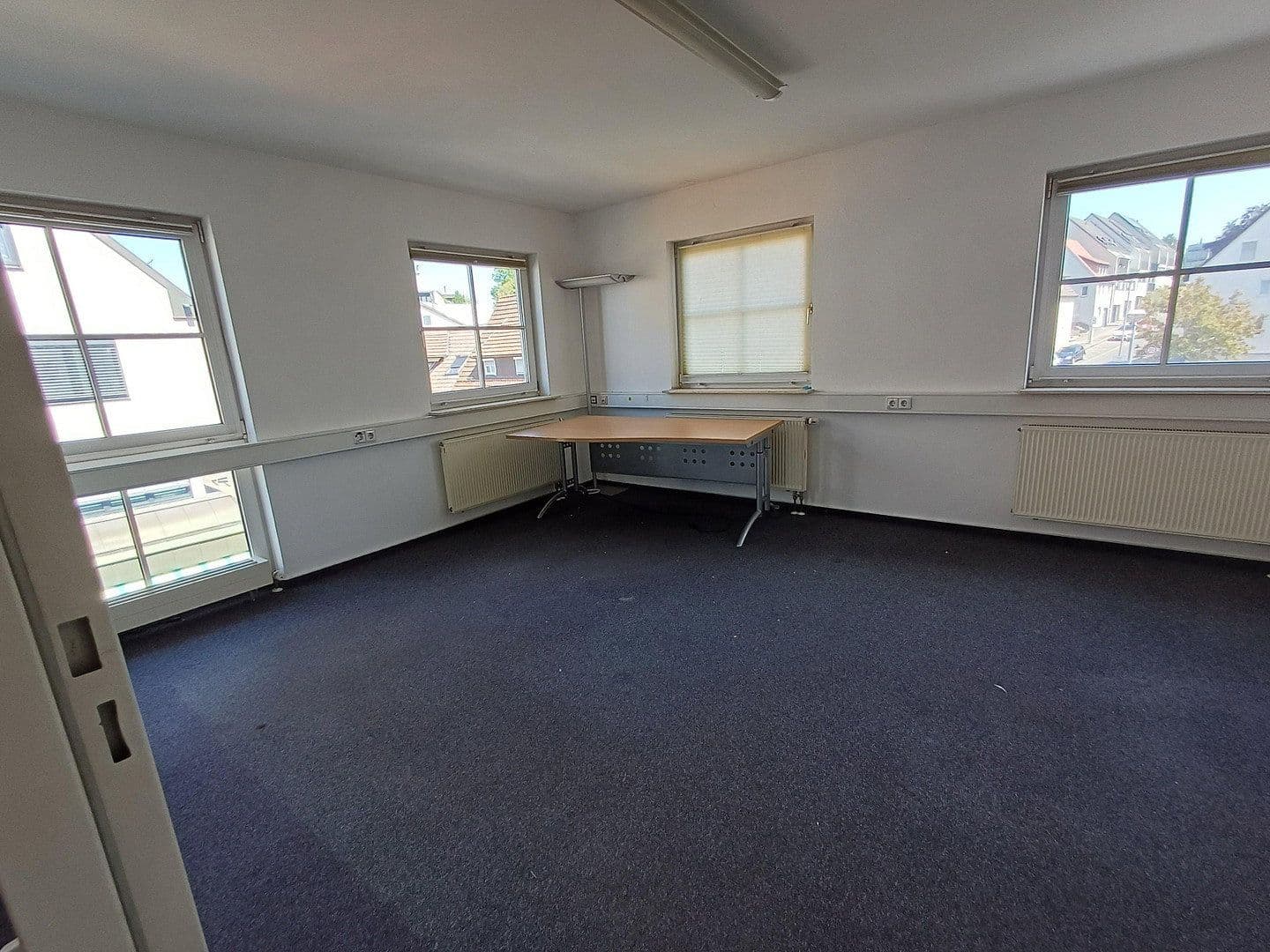 Pronájem kanceláře 1.050 m², Böblingen, Bádensko-Württembersko Pronájem kanceláře 1.050 m², Böblingen, Bádensko-Württembersko