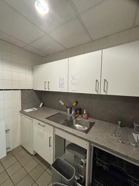 Pronájem kanceláře 450 m², Wilhelmstraße 78, Reilingen, Bádensko-Württembersko Pronájem kanceláře 450 m², Wilhelmstraße 78, Reilingen, Bádensko-Württembersko