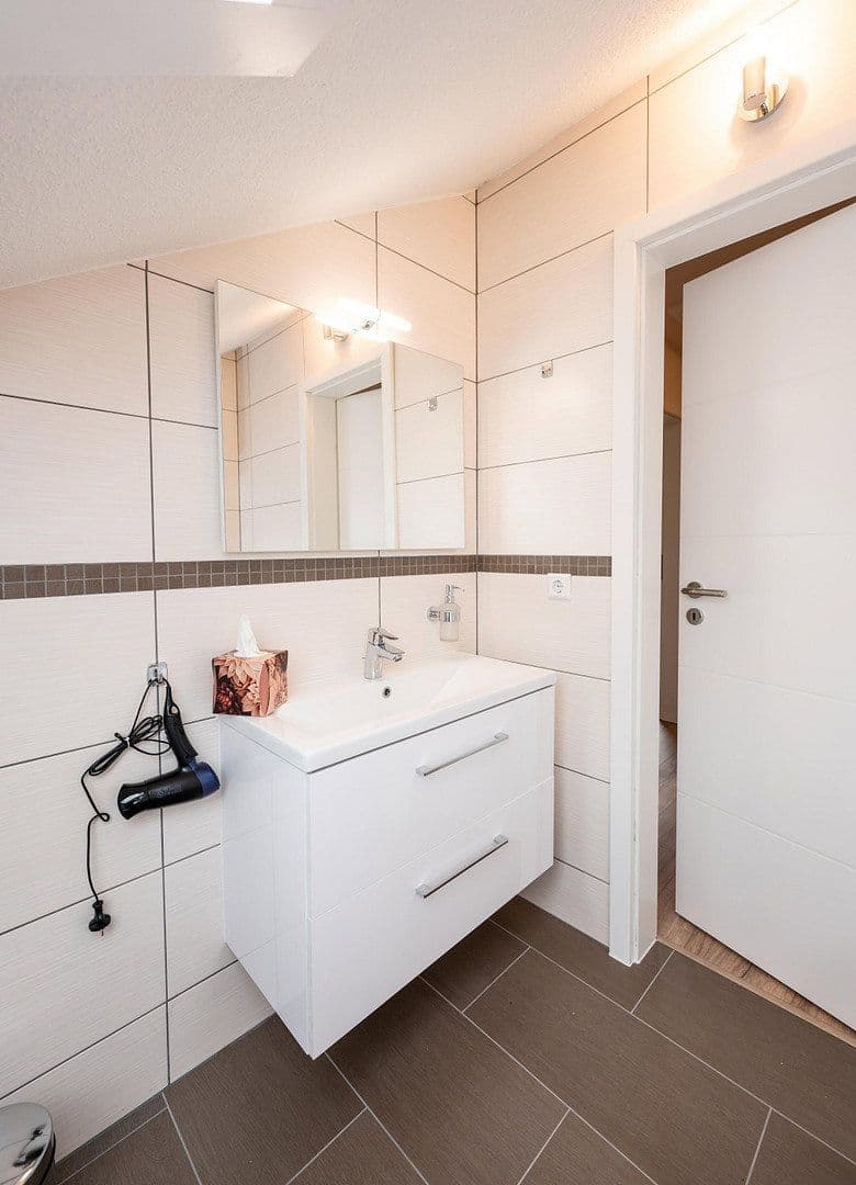 Pronájem bytu 2+1 49 m², Josef-Görres-Straße 41, Kirn, Porýní-Falc Pronájem bytu 2+1 49 m², Josef-Görres-Straße 41, Kirn, Porýní-Falc