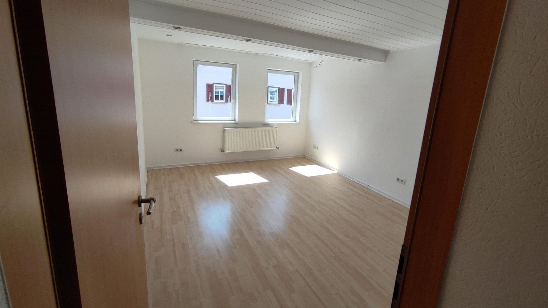 Pronájem bytu 3+1 94 m², Hauptstrasse 30, Pleidelsheim, Bádensko-Württembersko Pronájem bytu 3+1 94 m², Hauptstrasse 30, Pleidelsheim, Bádensko-Württembersko