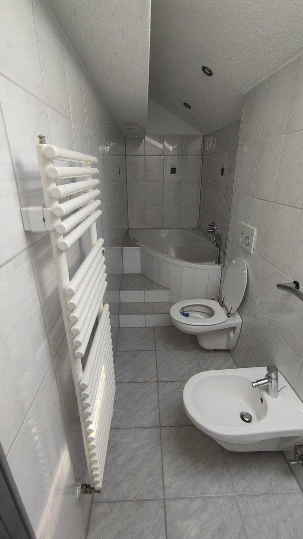 Pronájem bytu 3+1 94 m², Hauptstrasse 30, Pleidelsheim, Bádensko-Württembersko Pronájem bytu 3+1 94 m², Hauptstrasse 30, Pleidelsheim, Bádensko-Württembersko