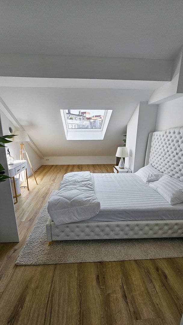Pronájem bytu 2+1 76 m², Reismühlenstraße 4, München, Bavorsko Pronájem bytu 2+1 76 m², Reismühlenstraße 4, München, Bavorsko