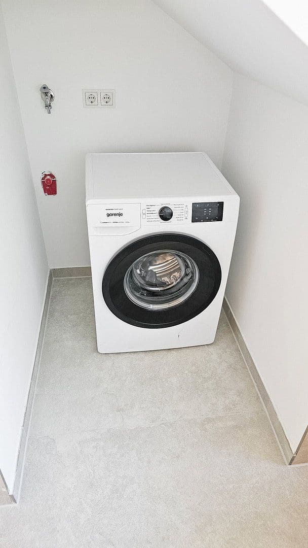 Pronájem bytu 2+1 76 m², Reismühlenstraße 4, München, Bavorsko Pronájem bytu 2+1 76 m², Reismühlenstraße 4, München, Bavorsko