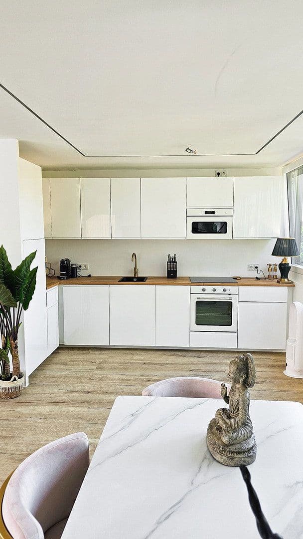 Pronájem bytu 2+1 76 m², Reismühlenstraße 4, München, Bavorsko Pronájem bytu 2+1 76 m², Reismühlenstraße 4, München, Bavorsko