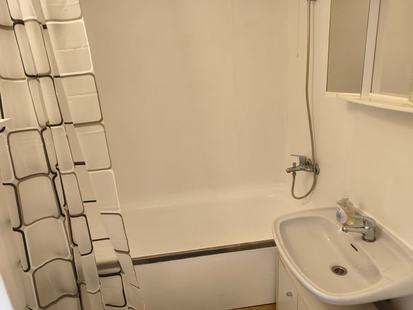 Pronájem bytu 1+1 41 m², Tunelářů, Praha, Praha Pronájem bytu 1+1 41 m², Tunelářů, Praha, Praha