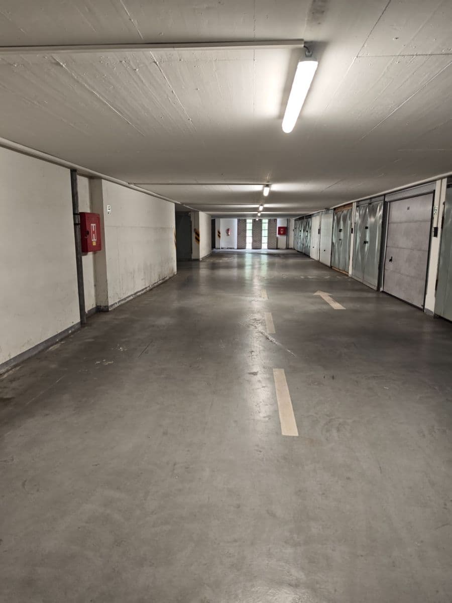 Pronájem garáže 18 m², Frýdlantská, Praha, Praha Pronájem garáže 18 m², Frýdlantská, Praha, Praha