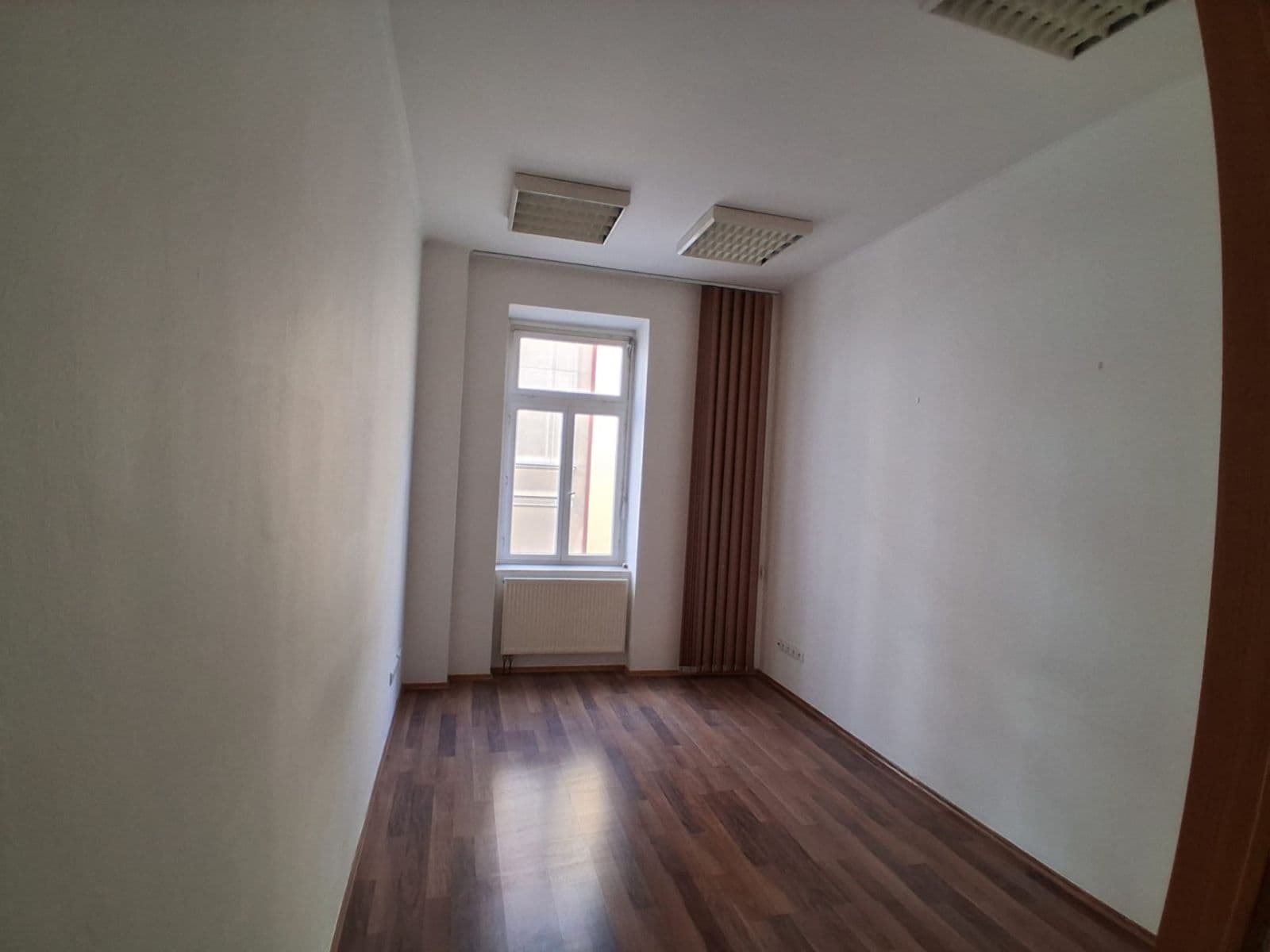 Pronájem kanceláře 100 m², Jeseniova, Praha, Praha Pronájem kanceláře 100 m², Jeseniova, Praha, Praha