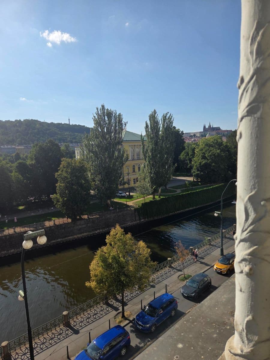Pronájem bytu 4+1 100 m², Masarykovo nábřeží, Praha, Praha Pronájem bytu 4+1 100 m², Masarykovo nábřeží, Praha, Praha
