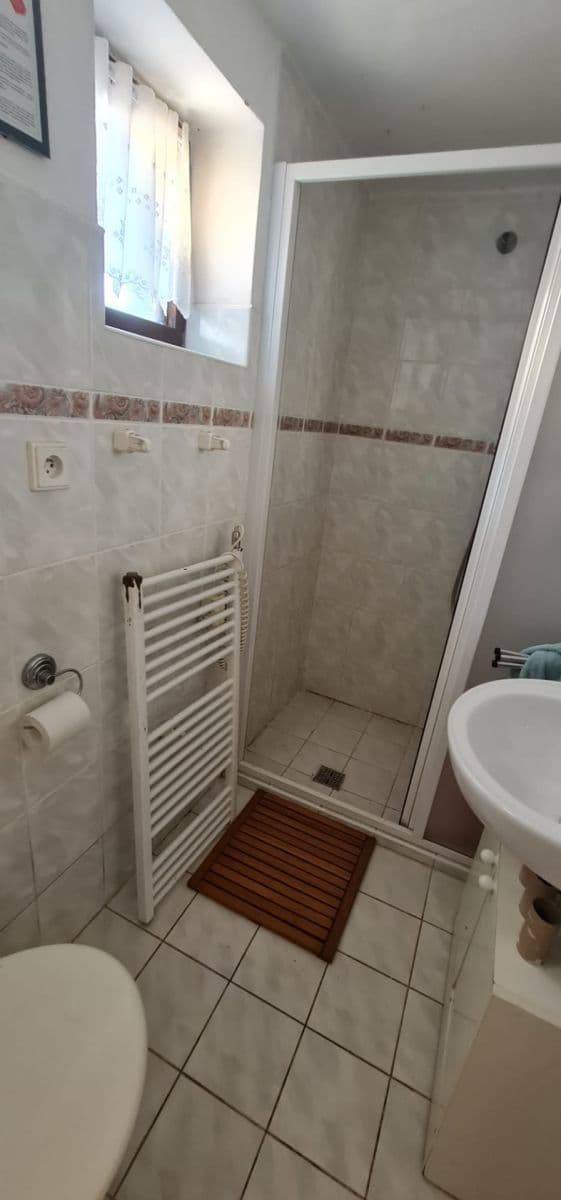 Pronájem chaty, chalupy 42 m², pozemek 415 m², Rabyně, Středočeský kraj Pronájem chaty, chalupy 42 m², pozemek 415 m², Rabyně, Středočeský kraj