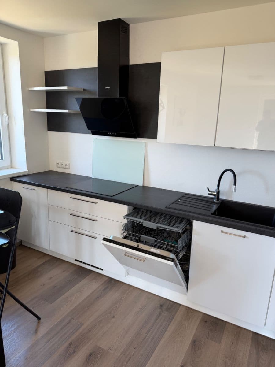 Pronájem bytu 2+kk 52 m², Zborovská, Jince, Středočeský kraj Pronájem bytu 2+kk 52 m², Zborovská, Jince, Středočeský kraj