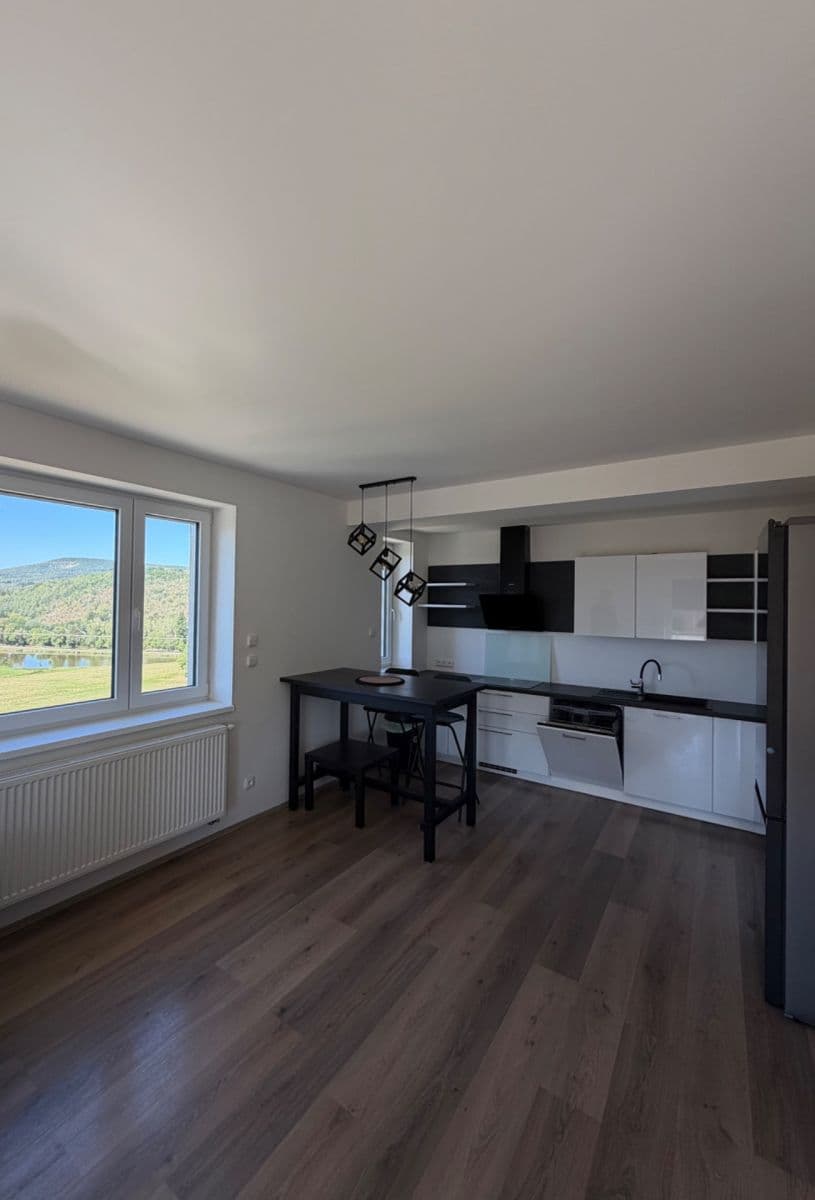 Pronájem bytu 2+kk 52 m², Zborovská, Jince, Středočeský kraj Pronájem bytu 2+kk 52 m², Zborovská, Jince, Středočeský kraj