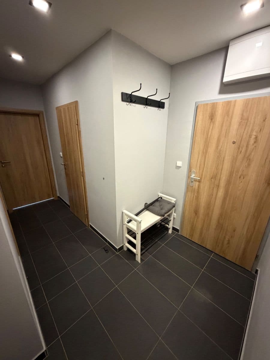 Pronájem bytu 2+kk 52 m², Zborovská, Jince, Středočeský kraj Pronájem bytu 2+kk 52 m², Zborovská, Jince, Středočeský kraj