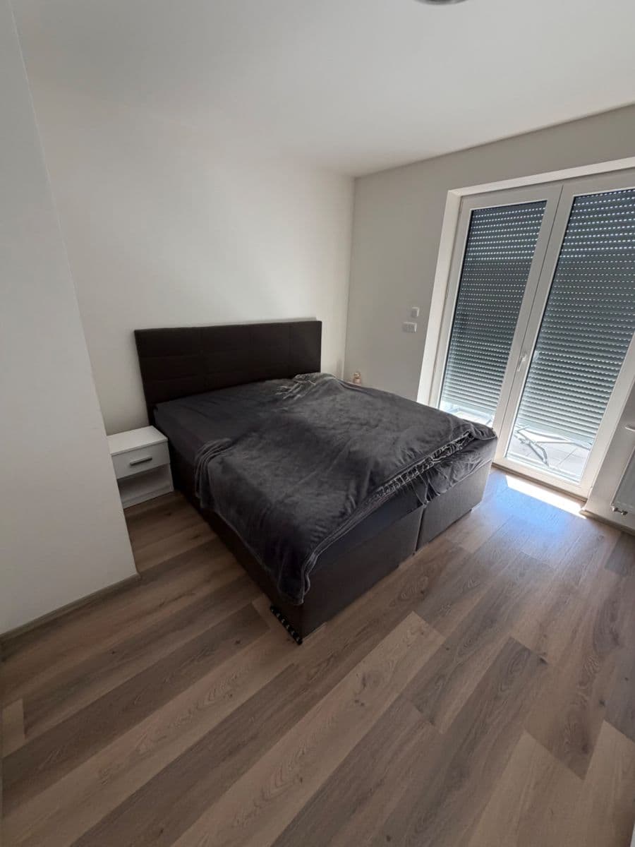 Pronájem bytu 2+kk 52 m², Zborovská, Jince, Středočeský kraj Pronájem bytu 2+kk 52 m², Zborovská, Jince, Středočeský kraj