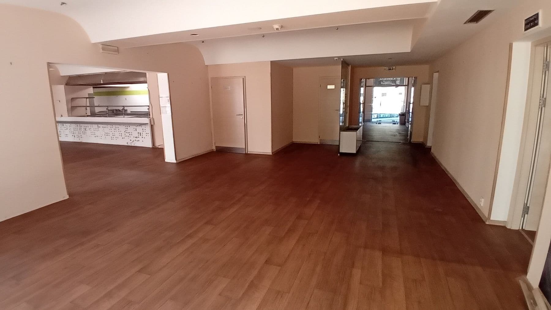Pronájem nebytového prostoru 617 m², Roháčova, Praha, Praha Pronájem nebytového prostoru 617 m², Roháčova, Praha, Praha