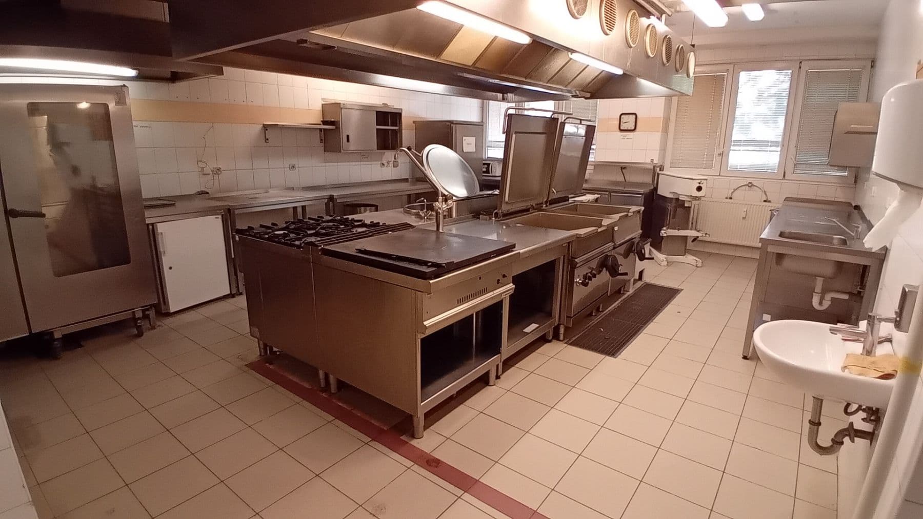 Pronájem nebytového prostoru 617 m², Roháčova, Praha, Praha Pronájem nebytového prostoru 617 m², Roháčova, Praha, Praha