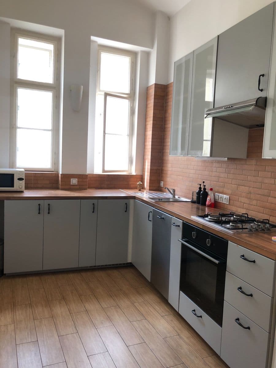 Pronájem bytu 2+1 80 m², Odborů, Praha, Praha Pronájem bytu 2+1 80 m², Odborů, Praha, Praha
