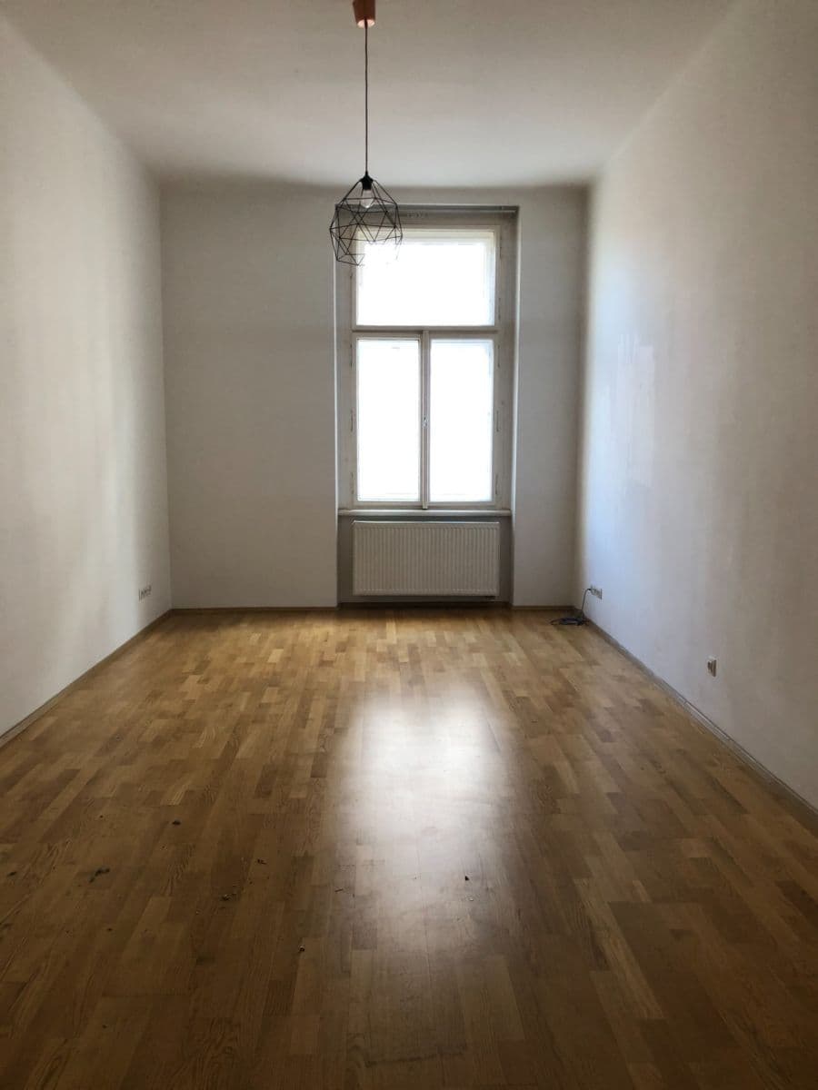 Pronájem bytu 2+1 80 m², Odborů, Praha, Praha Pronájem bytu 2+1 80 m², Odborů, Praha, Praha