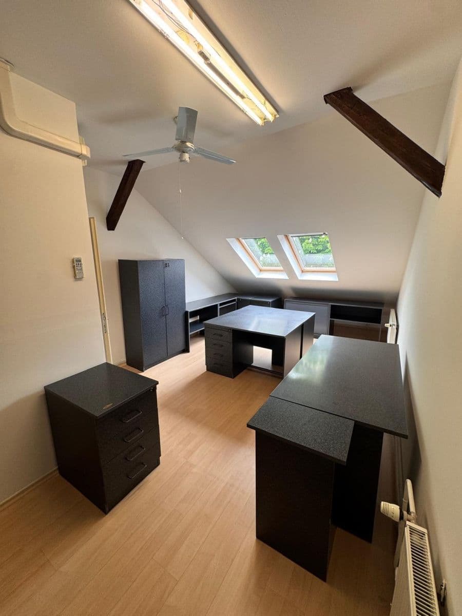 Pronájem kanceláře 133 m², Dubečská, Praha, Praha Pronájem kanceláře 133 m², Dubečská, Praha, Praha