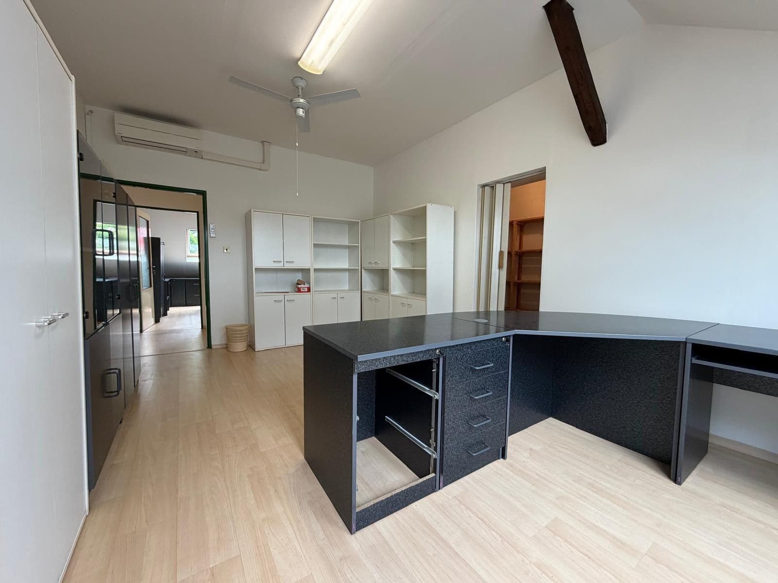 Pronájem kanceláře 133 m², Dubečská, Praha, Praha Pronájem kanceláře 133 m², Dubečská, Praha, Praha