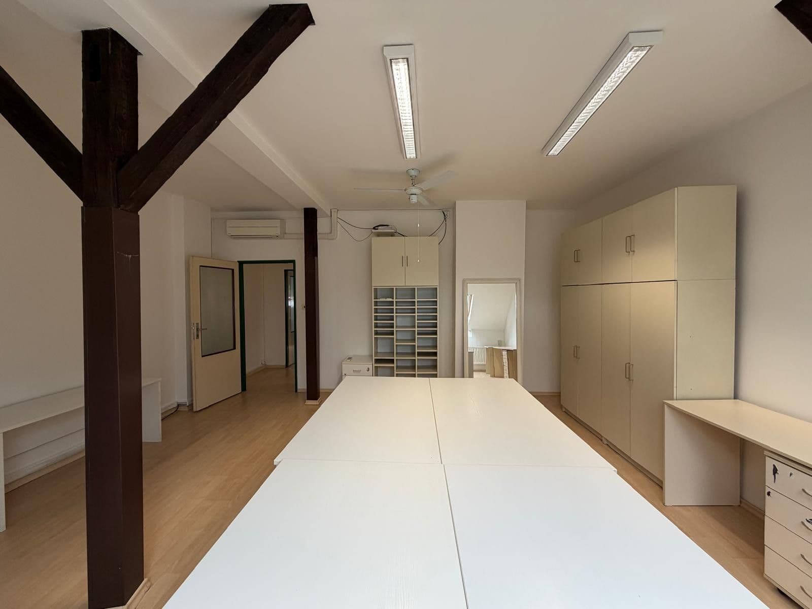 Pronájem kanceláře 133 m², Dubečská, Praha, Praha Pronájem kanceláře 133 m², Dubečská, Praha, Praha