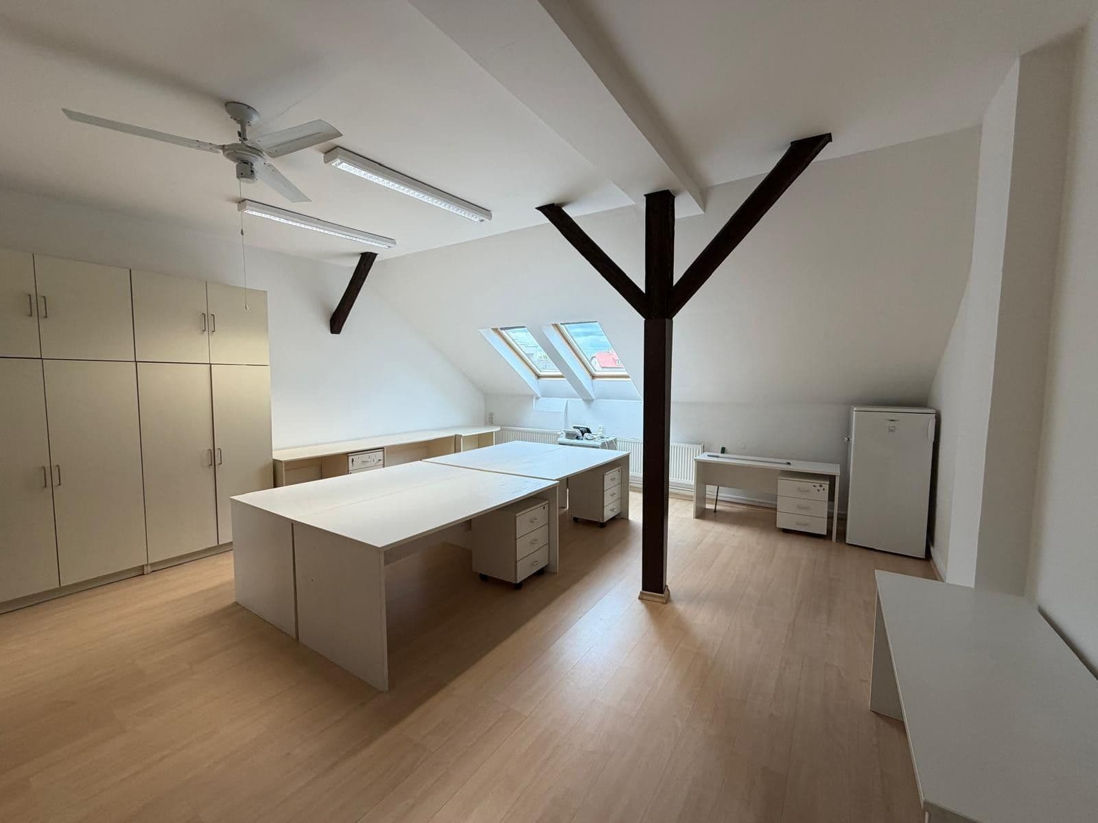 Pronájem kanceláře 133 m², Dubečská, Praha, Praha Pronájem kanceláře 133 m², Dubečská, Praha, Praha