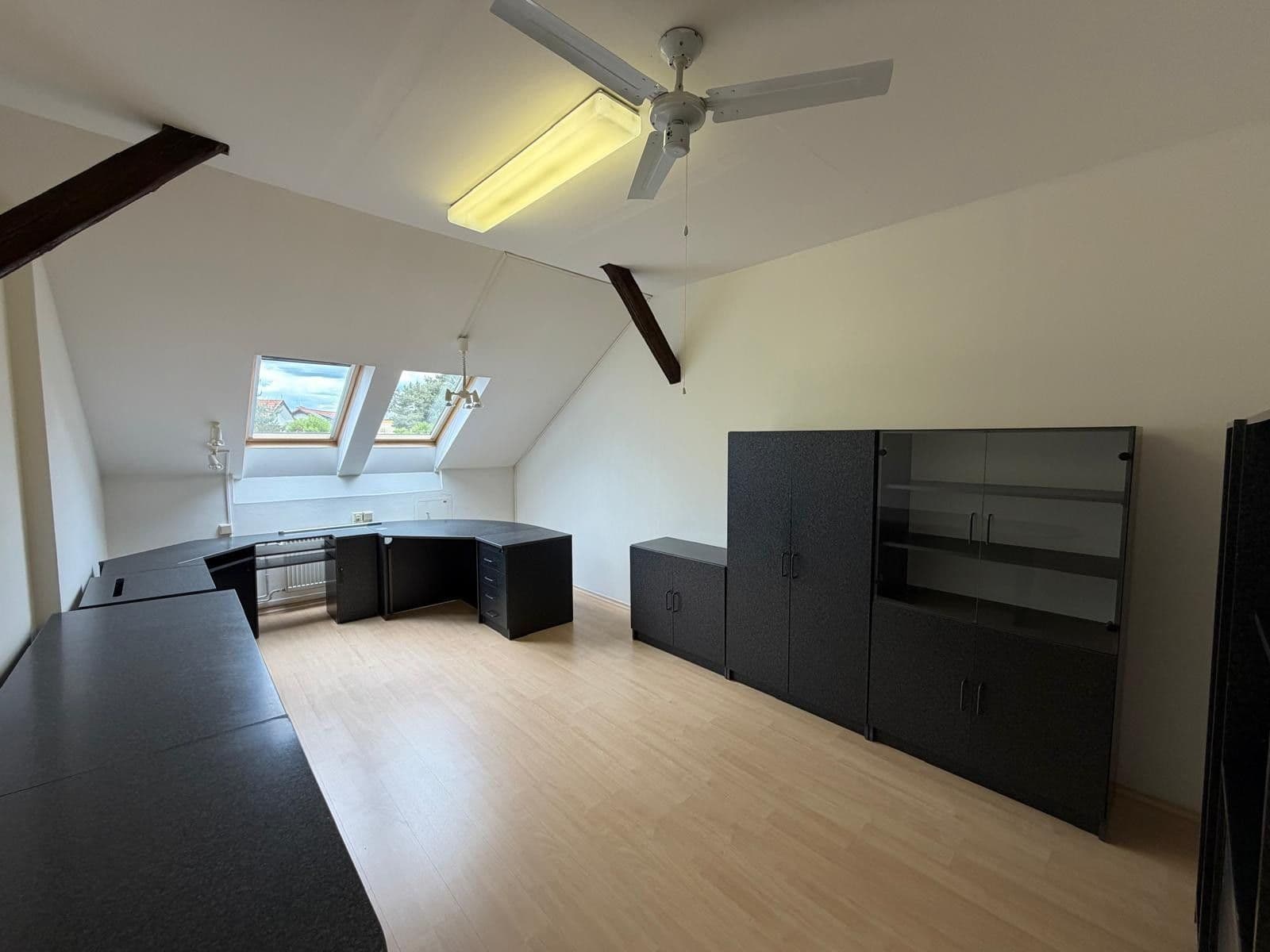 Pronájem kanceláře 133 m², Dubečská, Praha, Praha Pronájem kanceláře 133 m², Dubečská, Praha, Praha