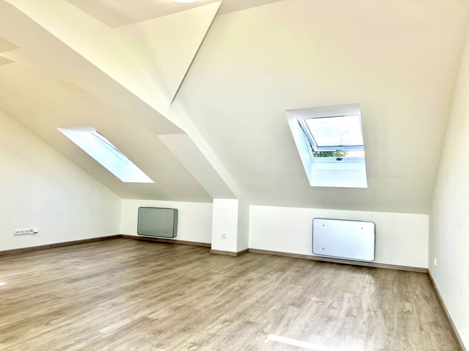Pronájem bytu 3+kk 76 m², Jiráskova, Lužec nad Vltavou, Středočeský kraj Pronájem bytu 3+kk 76 m², Jiráskova, Lužec nad Vltavou, Středočeský kraj