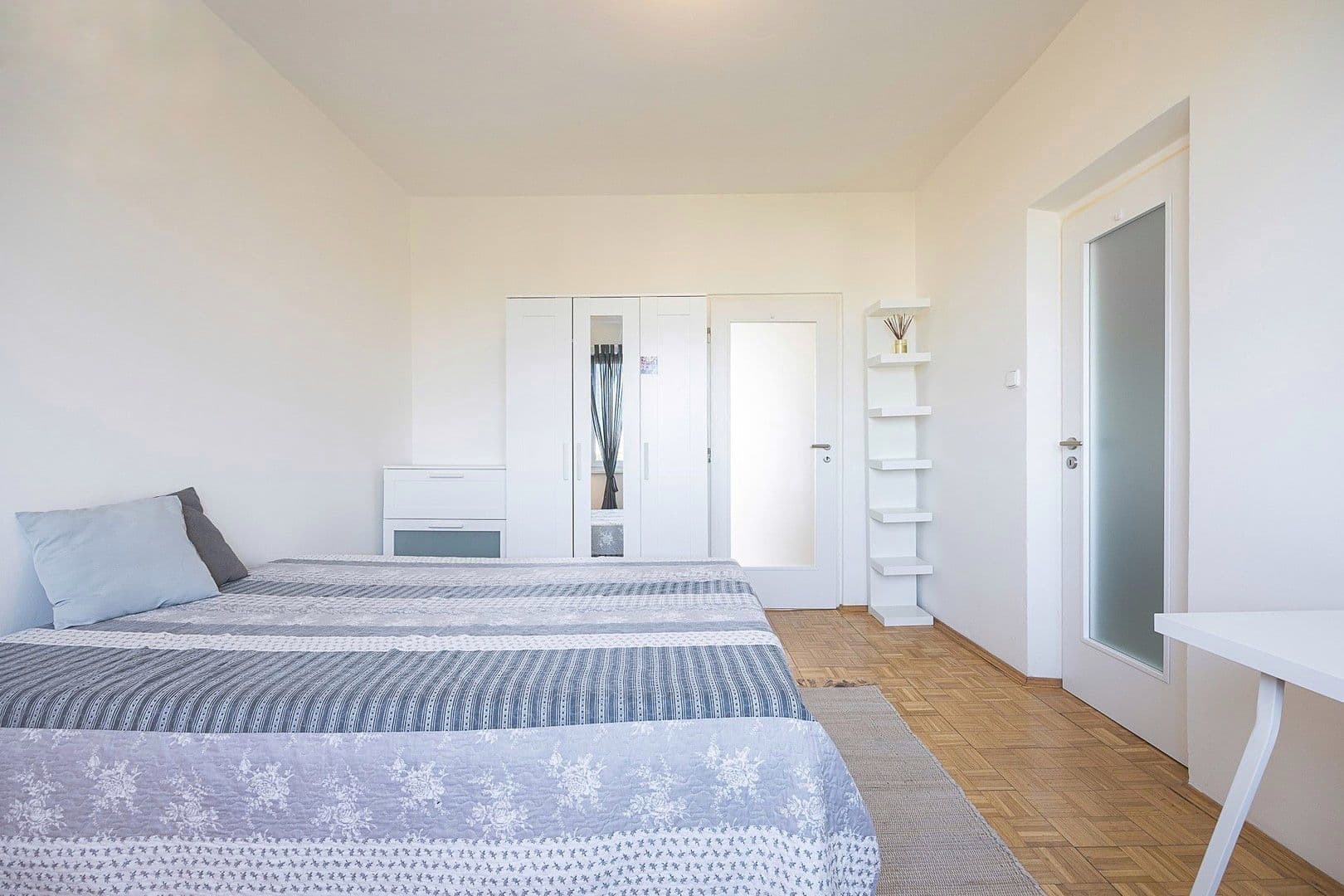 Pronájem bytu 2+1 55 m², Počernická, Praha, Praha Pronájem bytu 2+1 55 m², Počernická, Praha, Praha