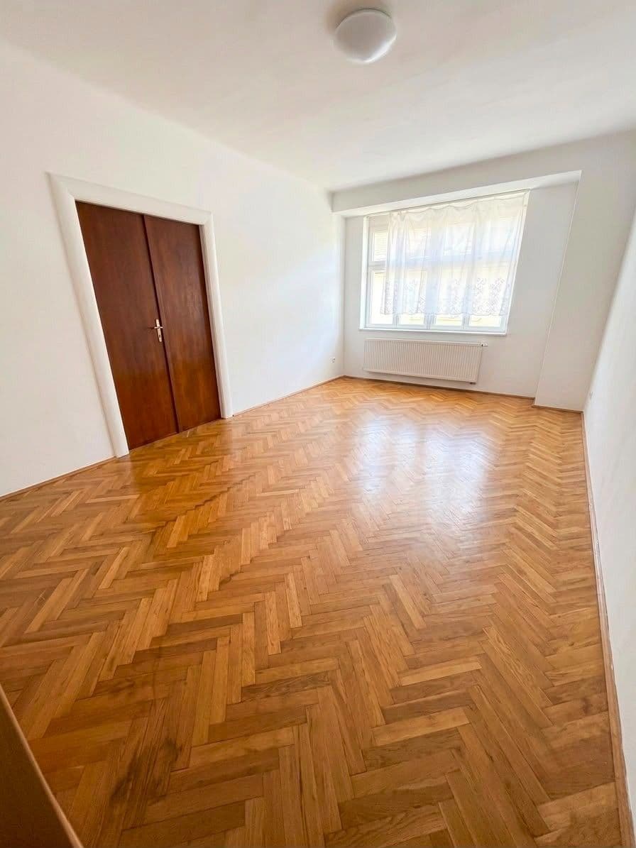 Pronájem bytu 2+1 93 m², Vlhká, Brno, Jihomoravský kraj Pronájem bytu 2+1 93 m², Vlhká, Brno, Jihomoravský kraj