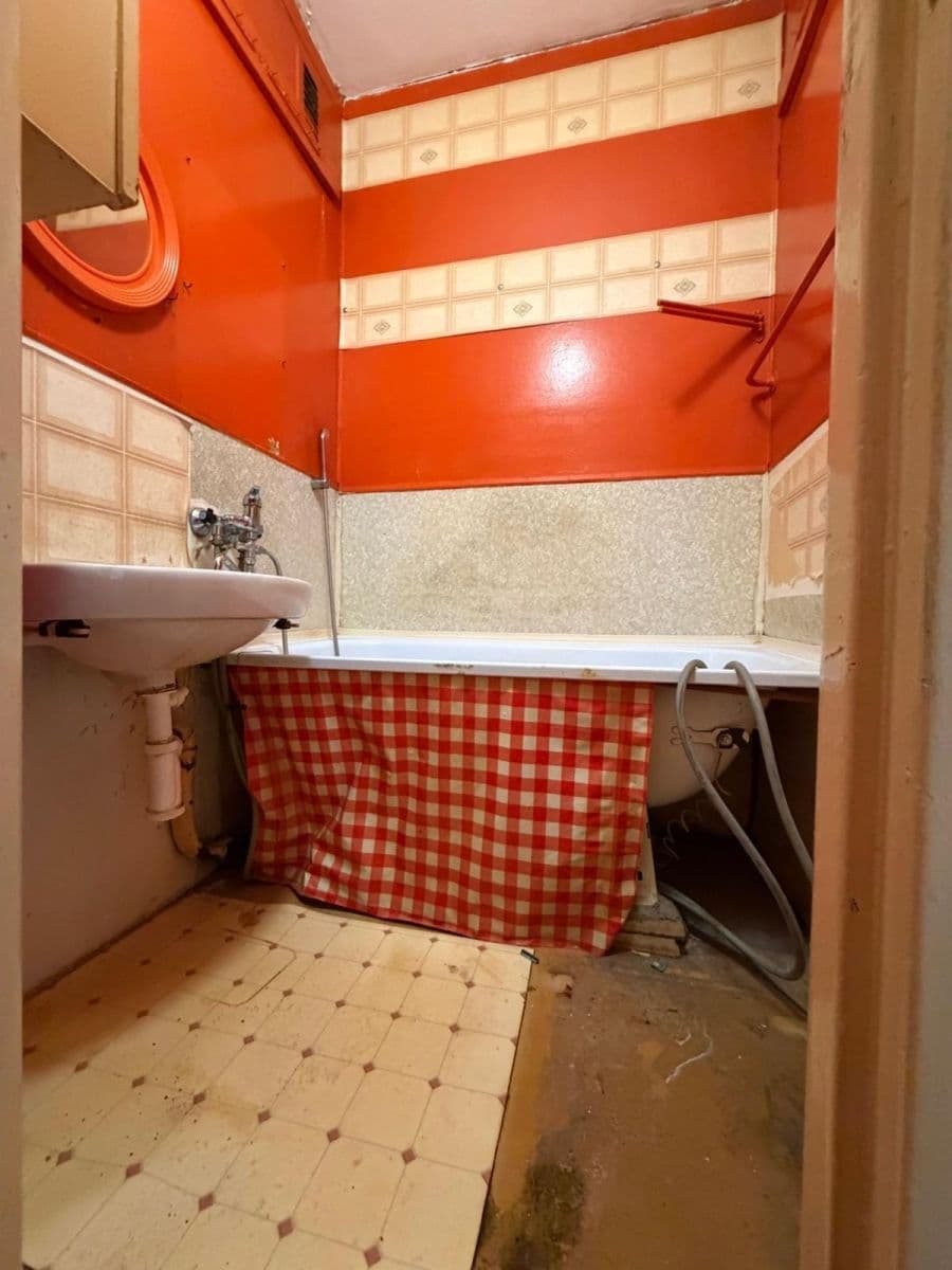 Prodej bytu 3+1 65 m², Na Robinsonce, Ostrava, Moravskoslezský kraj Prodej bytu 3+1 65 m², Na Robinsonce, Ostrava, Moravskoslezský kraj