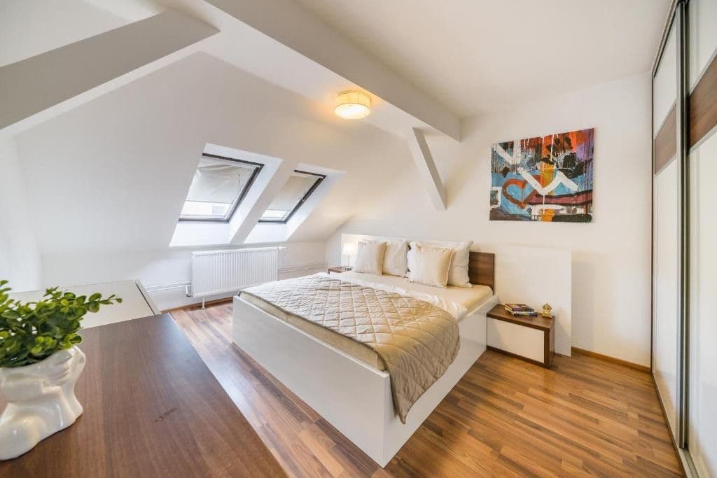 Pronájem bytu 3+1 124 m², Vlhká, Brno, Jihomoravský kraj Pronájem bytu 3+1 124 m², Vlhká, Brno, Jihomoravský kraj