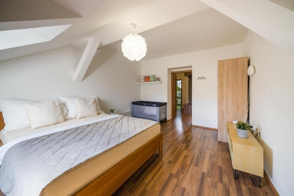 Pronájem bytu 3+1 124 m², Vlhká, Brno, Jihomoravský kraj Pronájem bytu 3+1 124 m², Vlhká, Brno, Jihomoravský kraj